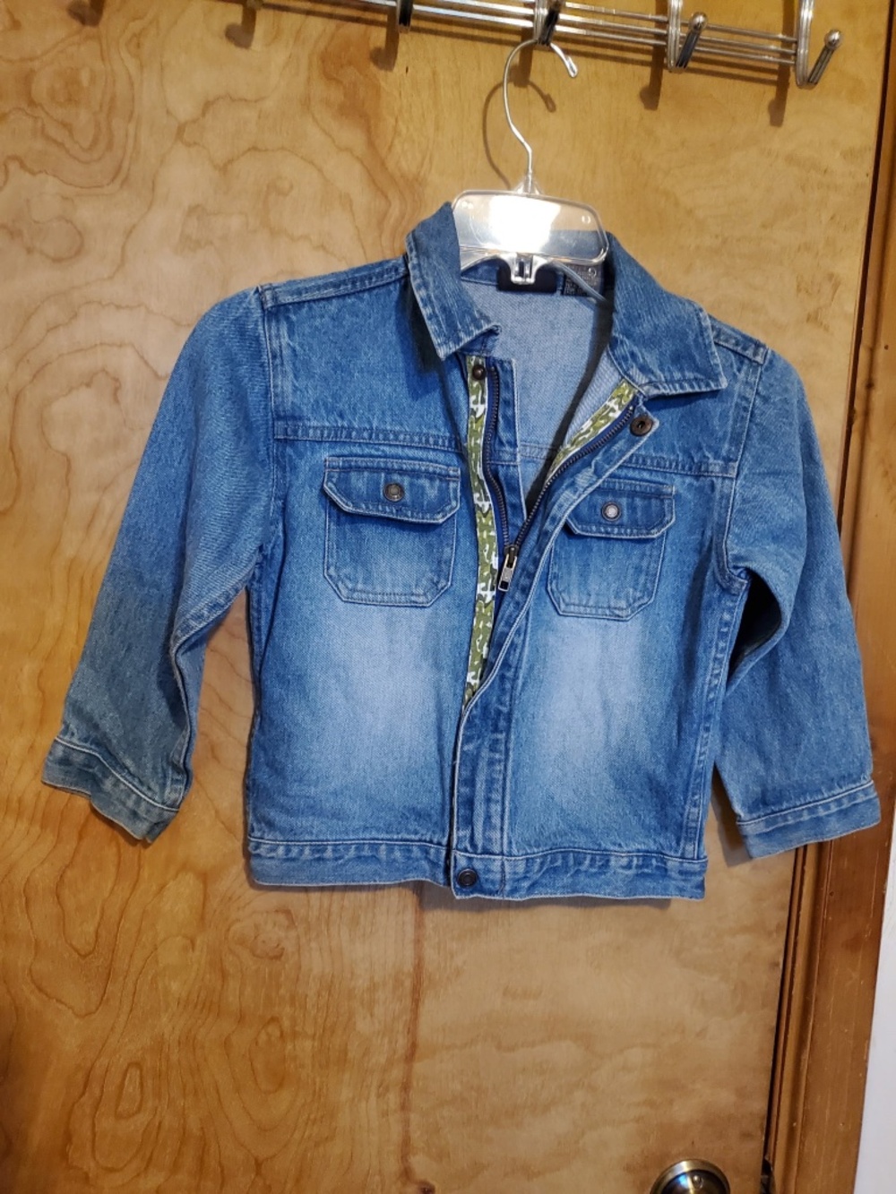 #662 Toddlers girls Jean jacket